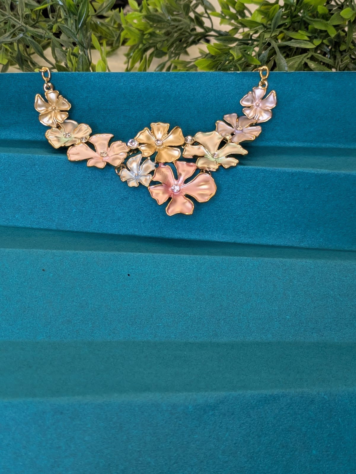Blossom Glow Floral Statement Necklace – Pastel Pearl Finish & Gold Plated