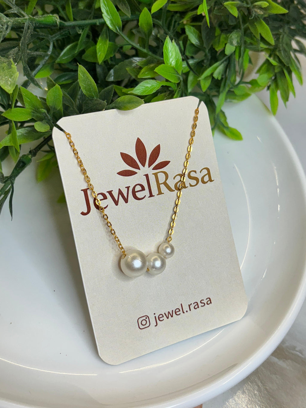 Triple Pearl elegance necklace, minimal gold chain design